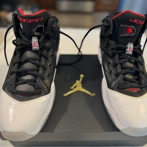 Men's Black and White Sneakers